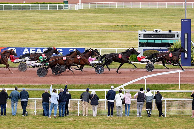 Arrivée quinté pmu PRIX DU RHONE à ENGHIEN