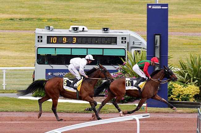 Photo d'arrivée de la course pmu PRIX DU PONT DU GARIGLIANO à ENGHIEN le Samedi 24 mai 2025