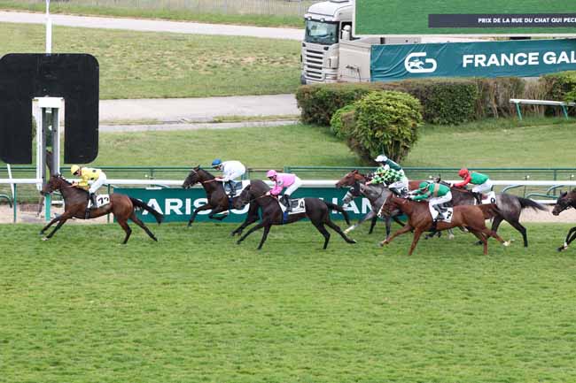 Photo d'arrivée de la course pmu PRIX DE LA RUE DU CHAT-QUI-PECHE à LONGCHAMP le Dimanche 25 mai 2025