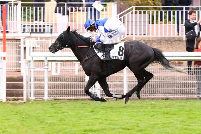 Photo d'arrivée de la course pmu PRIX DU VESINET à AUTEUIL le Mardi 27 mai 2025