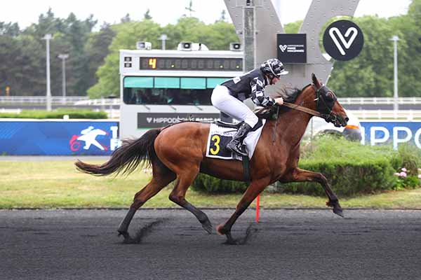 Photo d'arrivée de la course pmu PRIX BAPTISTE FERCHAUD à PARIS-VINCENNES le Mardi 27 mai 2025