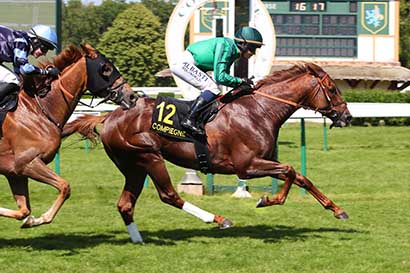 Photo d'arrivée de la course pmu PRIX DU CARREFOUR NAPOLEON à COMPIEGNE le Vendredi 30 mai 2025