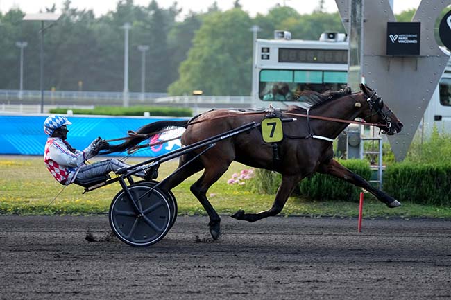 Arrivée quinté pmu GRAND PRIX DU VENDREDI 13 (PRIX TOLOSA) à PARIS-VINCENNES