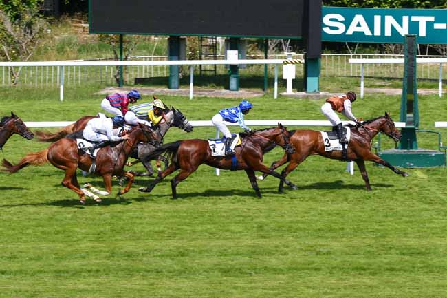 Photo d'arrivée de la course pmu PRIX GUY GARNER à SAINT CLOUD le Vendredi 13 juin 2025