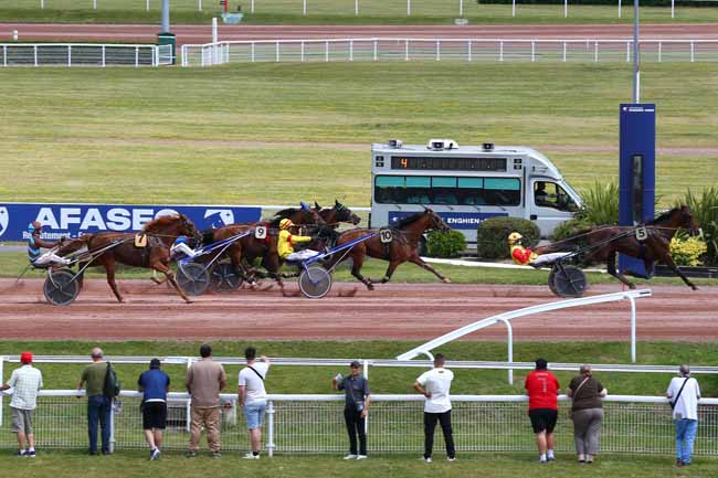 Photo d'arrivée de la course pmu PRIX DE BONNE-NOUVELLE à ENGHIEN le Samedi 14 juin 2025