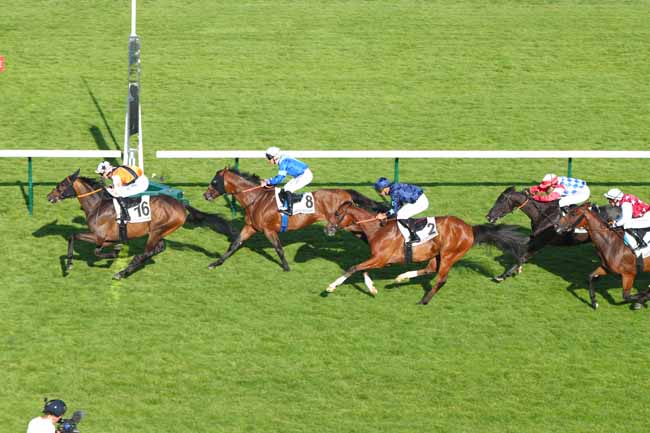 Photo d'arrivée de la course pmu PRIX DU PASSAGE DU PRADO à LONGCHAMP le Jeudi 19 juin 2025