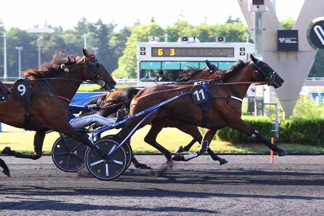 Photo d'arrivée de la course pmu PRIX MELPOMENE à PARIS-VINCENNES le Vendredi 20 juin 2025