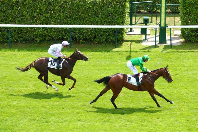 Photo d'arrivée de la course pmu PRIX DE LA ROUTE DES POSTES à CHANTILLY le Vendredi 20 juin 2025