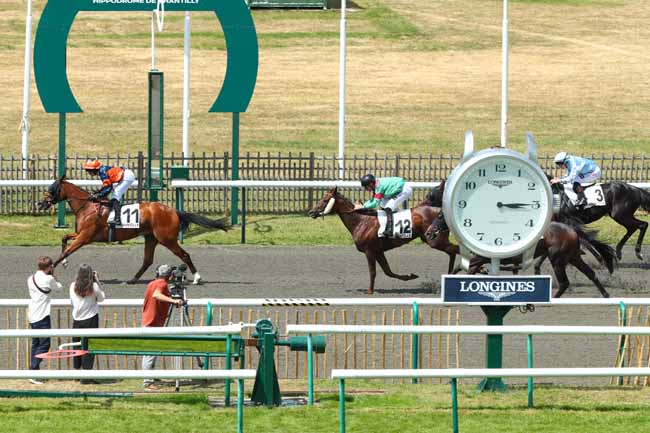 Photo d'arrivée de la course pmu PRIX DU CHAMP D'ALOUETTE à CHANTILLY le Vendredi 20 juin 2025