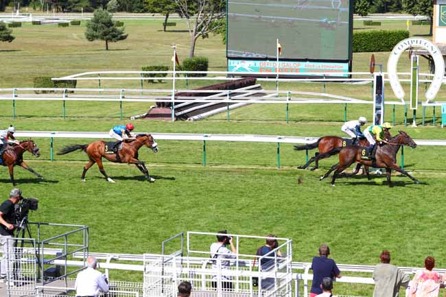 Photo d'arrivée de la course pmu GRAND PRIX DE COMPIEGNE - 5EME ETAPE DEFI DU GALOP - G.CAMPRUBI à COMPIEGNE le Samedi 21 juin 2025