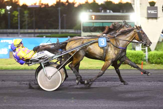 Photo d'arrivée de la course pmu PRIX THALIA à PARIS-VINCENNES le Vendredi 27 juin 2025