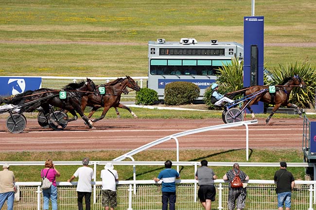 Photo d'arrivée de la course pmu PRIX DE LA PORTE SAINT-MARTIN à ENGHIEN le Samedi 28 juin 2025