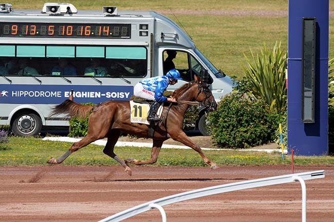 Photo d'arrivée de la course pmu PRIX DE CREPY-EN-VALOIS à ENGHIEN le Samedi 28 juin 2025