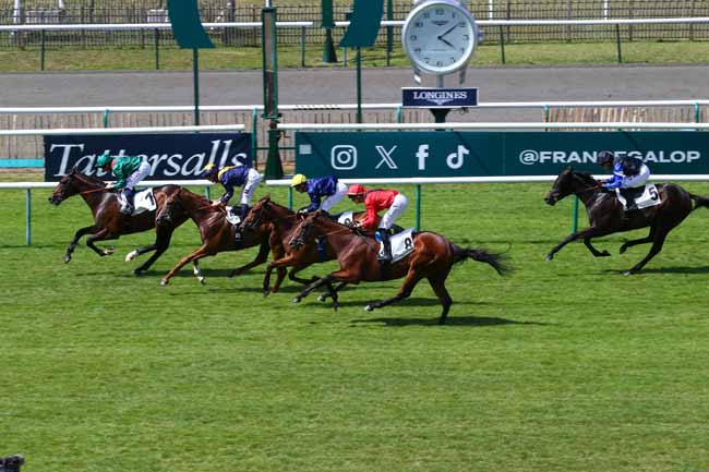 Photo d'arrivée de la course pmu PRIX DE L'HERMITAGE - TOYOTA & LEXUS SAINT-MAXIMIN à CHANTILLY le Samedi 28 juin 2025