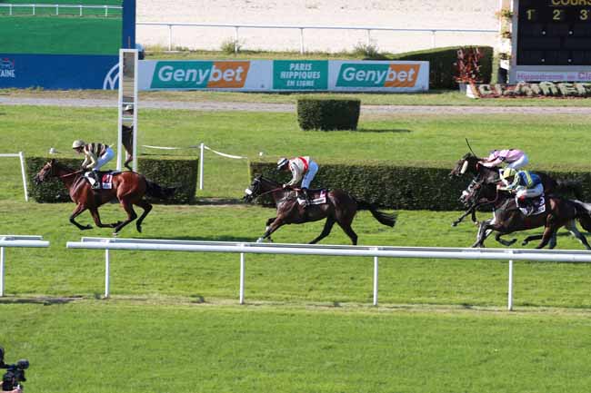 Photo d'arrivée de la course pmu PRIX GENYBET (PRIX DE LA BELLE FERRONNIERE) à CLAIREFONTAINE le Lundi 30 juin 2025