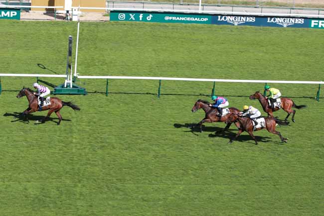 Photo d'arrivée de la course pmu PRIX DES FORTIFICATIONS à LONGCHAMP le Jeudi 3 juillet 2025