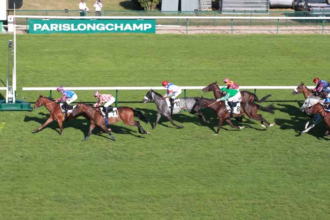 Photo d'arrivée de la course pmu PRIX DE LA SALPETRIERE à LONGCHAMP le Jeudi 3 juillet 2025