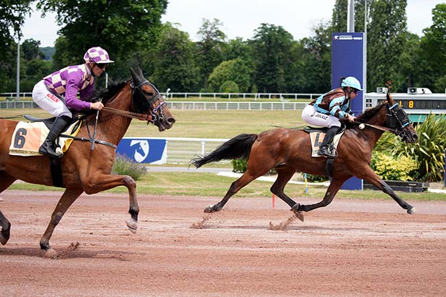 Photo d'arrivée de la course pmu PRIX D'ARMENTIERES à ENGHIEN le Samedi 5 juillet 2025