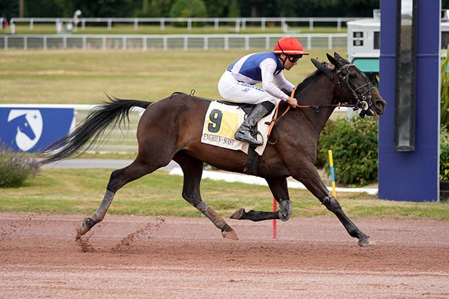 Photo d'arrivée de la course pmu PRIX D'ESTRY à ENGHIEN le Samedi 5 juillet 2025
