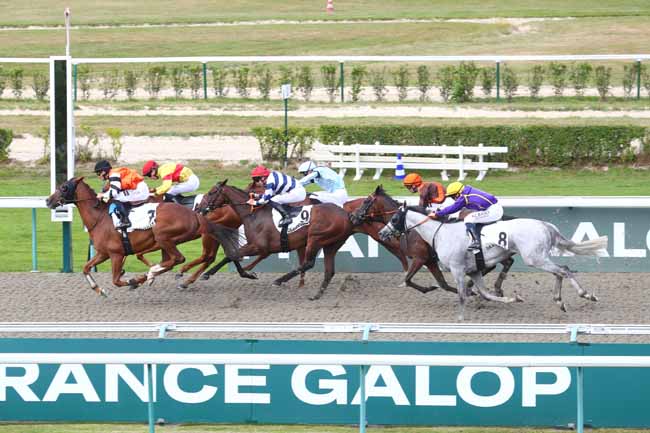 Photo d'arrivée de la course pmu PRIX DE BRICQUEBEC à DEAUVILLE le Samedi 5 juillet 2025