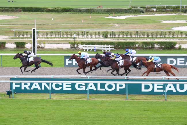 Photo d'arrivée de la course pmu PRIX DU CHATEAU DE FONTAINE HENRI à DEAUVILLE le Samedi 5 juillet 2025