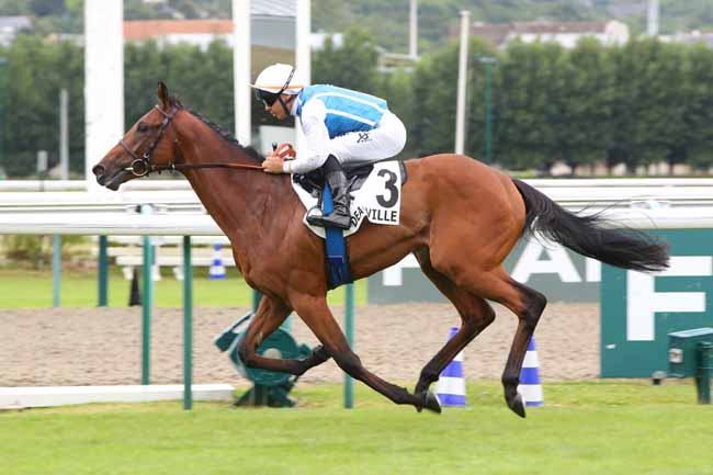 Photo d'arrivée de la course pmu PRIX ROLAND DE CHAMBURE à DEAUVILLE le Dimanche 6 juillet 2025