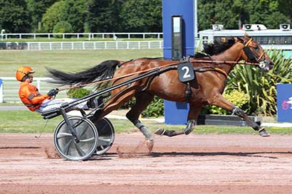 Photo d'arrivée de la course pmu PRIX DE MENILMONTANT à ENGHIEN le Jeudi 10 juillet 2025