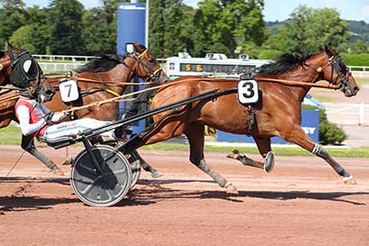 Photo d'arrivée de la course pmu PRIX DE L'OPERA à ENGHIEN le Jeudi 10 juillet 2025