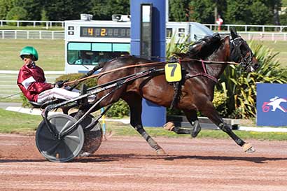 Photo d'arrivée de la course pmu PRIX DE BERTINCOURT à ENGHIEN le Jeudi 10 juillet 2025