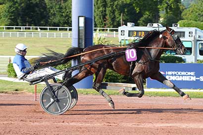 Photo d'arrivée de la course pmu PRIX QUIPROQUO II à ENGHIEN le Jeudi 10 juillet 2025