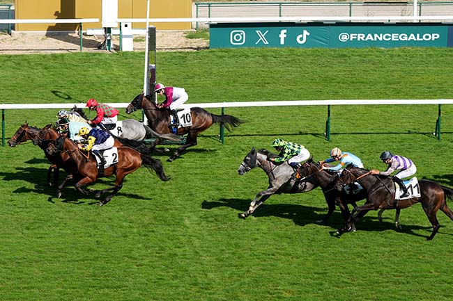 Photo d'arrivée de la course pmu PRIX DE CHARENTON à LONGCHAMP le Jeudi 10 juillet 2025