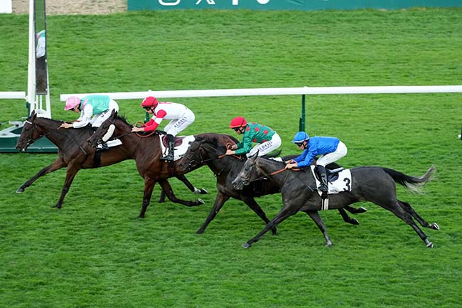 Photo d'arrivée de la course pmu PRIX DU CHAMP DE MARS à LONGCHAMP le Jeudi 10 juillet 2025