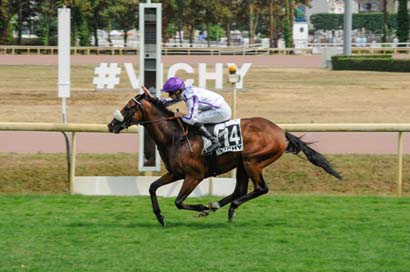 Photo d'arrivée de la course pmu GRAND PRIX DU CHABOUIF - MONTPENSIER (PRIX EDMOND MAUPOIL) à VICHY le Lundi 14 juillet 2025