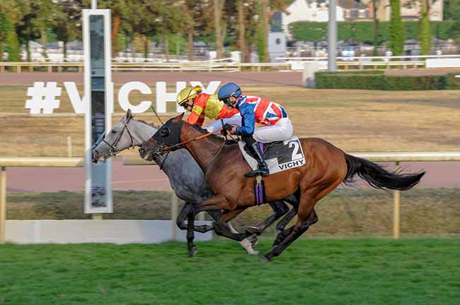 Photo d'arrivée de la course pmu PRIX DE PARAY-LE-MONIAL - FEGENTRI WORLD CHPT FOR GENTLEMEN-RIDERS à VICHY le Mardi 15 juillet 2025