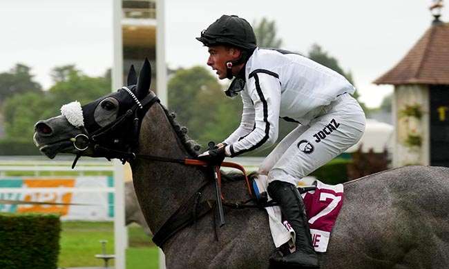 Photo d'arrivée de la course pmu PRIX REVE LA BOUTIQUE (PRIX DE LA GARENNE) à CLAIREFONTAINE le Mercredi 16 juillet 2025