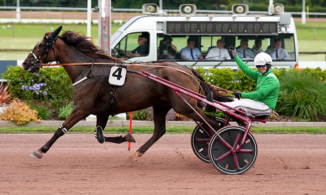 Photo d'arrivée de la course pmu PRIX AFASEC DE GRAIGNES à CABOURG le Vendredi 18 juillet 2025