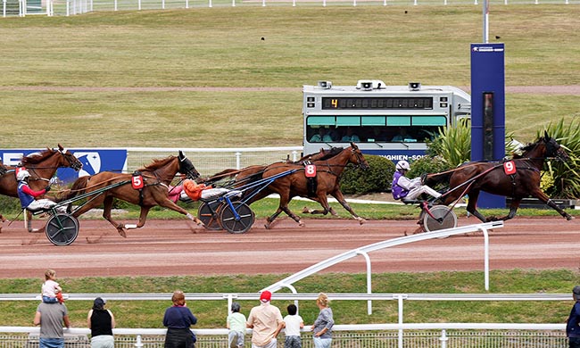 Photo d'arrivée de la course pmu PRIX DU PALAIS BOURBON à ENGHIEN le Samedi 19 juillet 2025