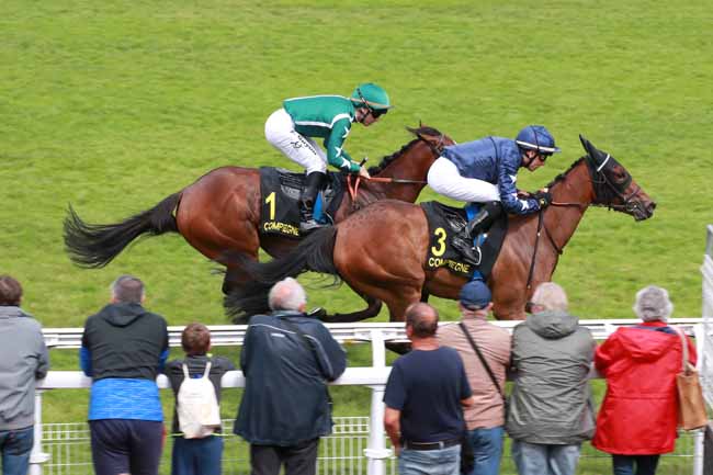 Photo d'arrivée de la course pmu PRIX DES NAIADES à COMPIEGNE le Lundi 21 juillet 2025