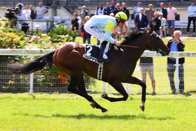 Photo d'arrivée de la course pmu PRIX CREDIT AGRICOLE DIEPPE (PRIX BON MOT) à DIEPPE le Mardi 22 juillet 2025