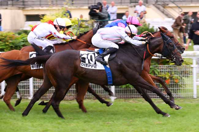 Photo d'arrivée de la course pmu PRIX DU GRAND PONT à DIEPPE le Mardi 22 juillet 2025