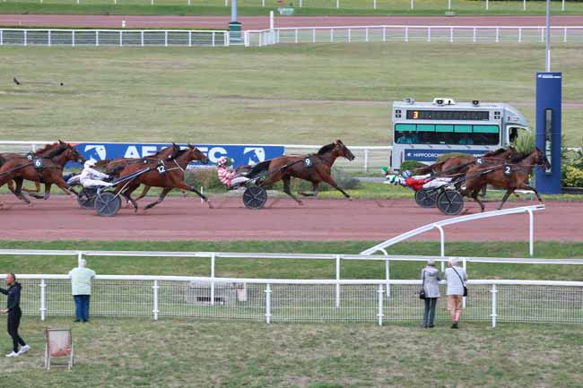 Photo d'arrivée de la course pmu PRIX DE LA PORTE DIDOT à ENGHIEN le Mercredi 23 juillet 2025