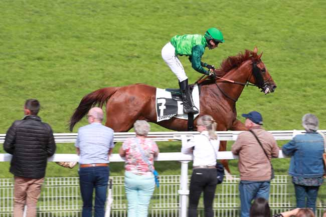 Photo d'arrivée de la course pmu PRIX DU LONVAL à COMPIEGNE le Jeudi 24 juillet 2025