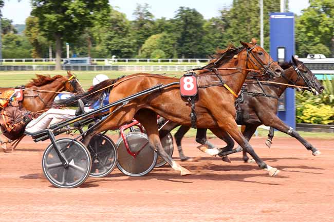 Photo d'arrivée de la course pmu PRIX DE L'HAY-LES-ROSES à ENGHIEN le Samedi 26 juillet 2025