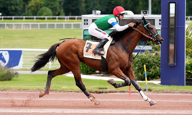 Photo d'arrivée de la course pmu PRIX DE RUFFEC à ENGHIEN le Dimanche 27 juillet 2025