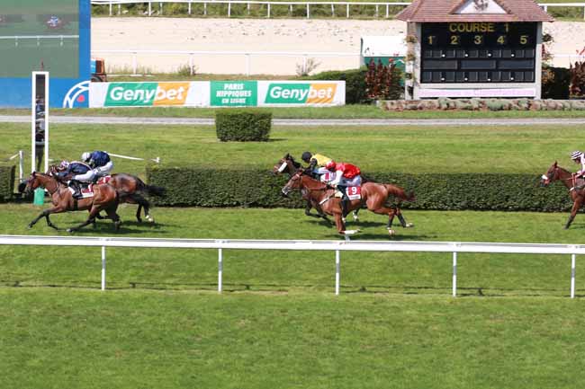 Photo d'arrivée de la course pmu PRIX JOCKEYS ET DRIVERS (PRIX DU CATALPA) à CLAIREFONTAINE le Lundi 28 juillet 2025