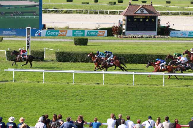 Photo d'arrivée de la course pmu PRIX LE QUIZ DES CHAMPIONS (PRIX DES FORSYTHIAS) à CLAIREFONTAINE le Lundi 28 juillet 2025
