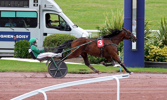 Photo d'arrivée de la course pmu PRIX DE GRIGNY à ENGHIEN le Mercredi 30 juillet 2025