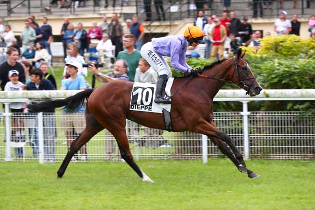 Photo d'arrivée de la course pmu PRIX ABRAHAM DEPANNAGE (RIX DE L'ESPLANADE) à DIEPPE le Jeudi 31 juillet 2025