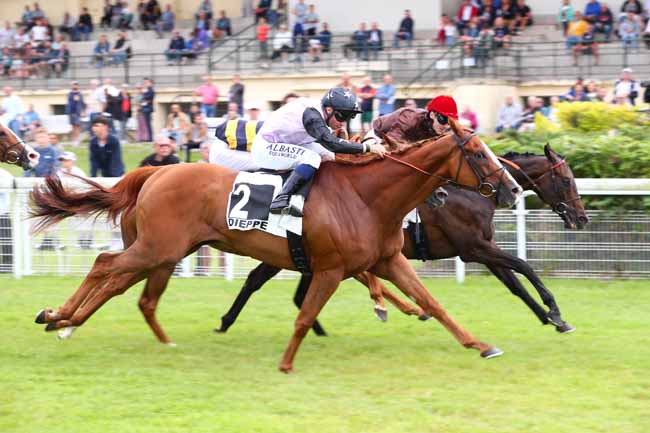 Photo d'arrivée de la course pmu PRIX KING JOUET DIEPPE (PRIX DE FROMAINVILLE) à DIEPPE le Jeudi 31 juillet 2025