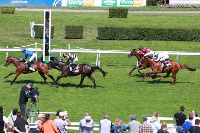 Photo d'arrivée de la course pmu PRIX DES ENFANTS : 10 PETITES PROMENADES MUSICALES à CLAIREFONTAINE le Samedi 2 août 2025